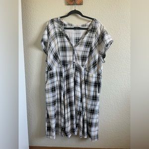 Black and yellow plaid dress w/pockets!
